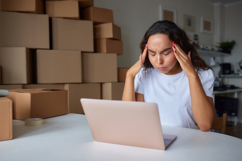 Young woman ecommerce business worker at office